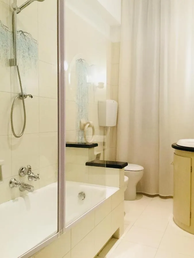 Hotel Ca Leon La Spezia 2*,